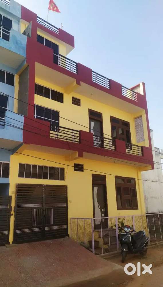2 BHK floor avilable