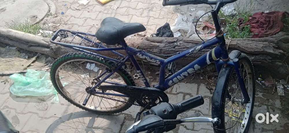 Cycle for sale  ( tyr tube ok  8 to 14 year de bacche layi