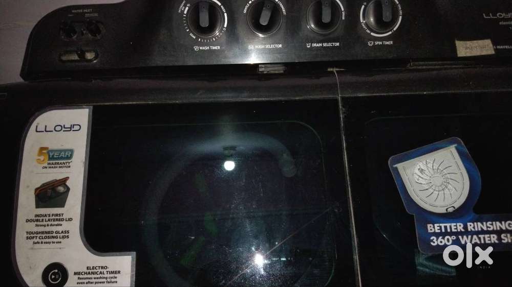 LLYOD WASHING MACHINE