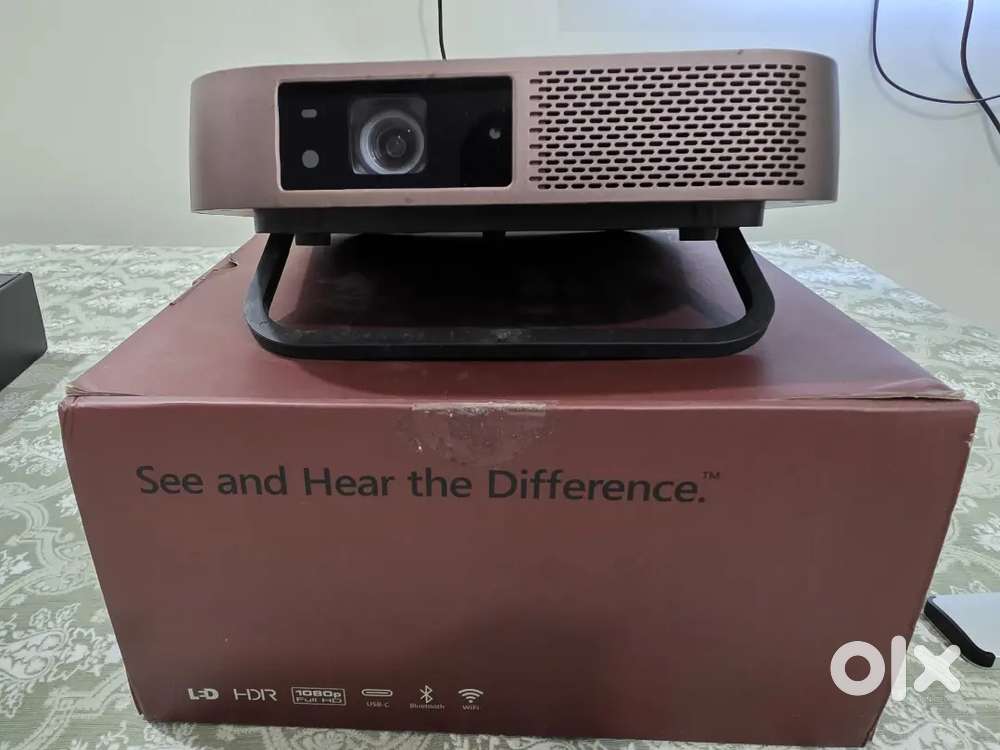 ViewSonic M2 Full HD LED Projector: 4K/HDR and Harman Kardon Audio