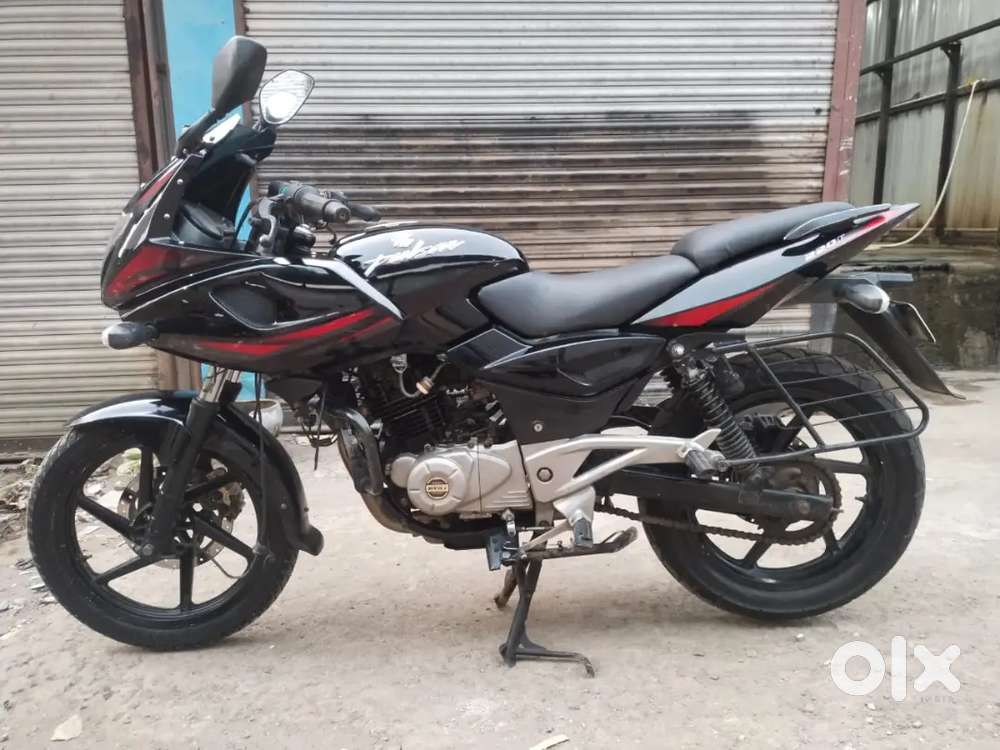 Bajaj pulsar 220 2023 14 1st owner awesome condition Full milage