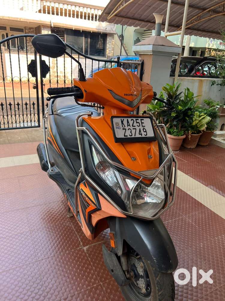 Dio BS IV scooter