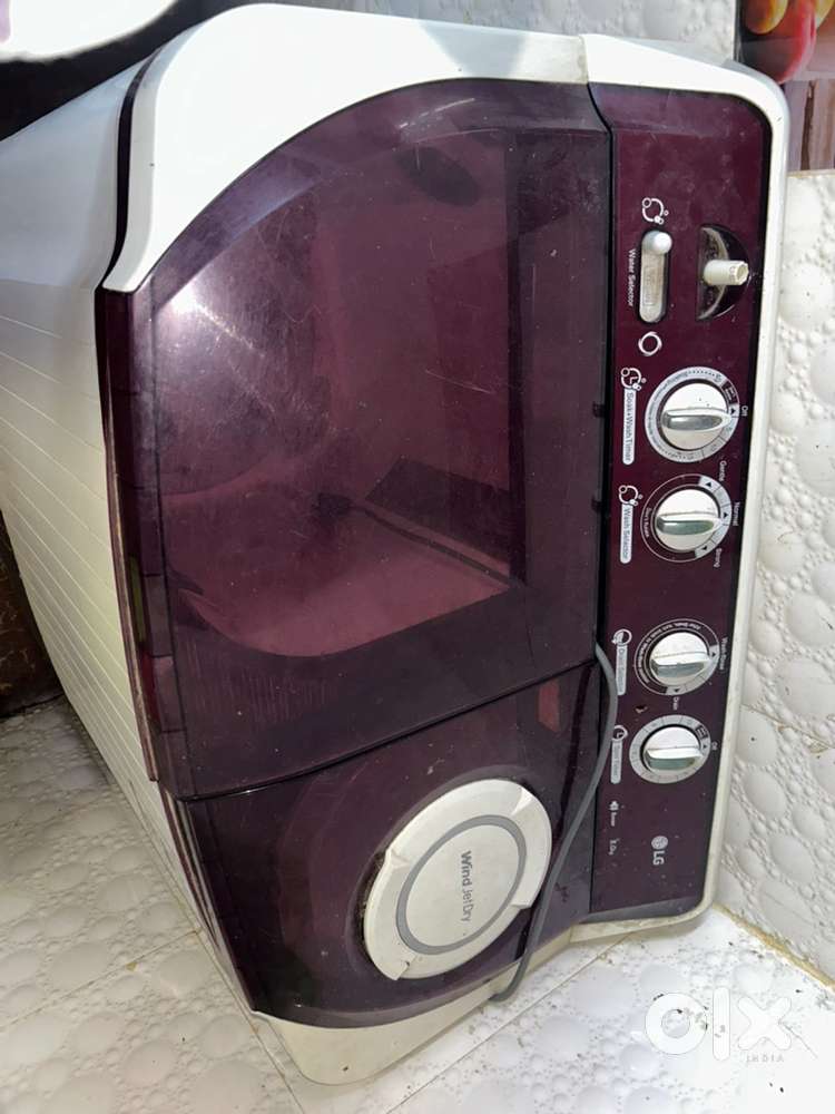 Powerful Wind Jet Dry technology, 3 wash Programs, Collar scrubber