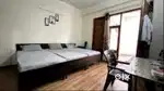 PG in noida with food for boys