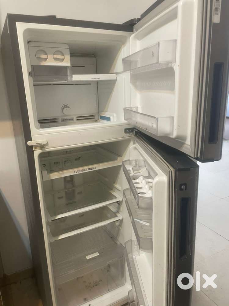 Fridge 265 ltr frost free whirpool