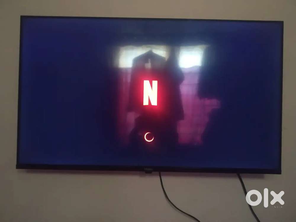 TV haier 43 inch 1 month old with wall mounting equipment