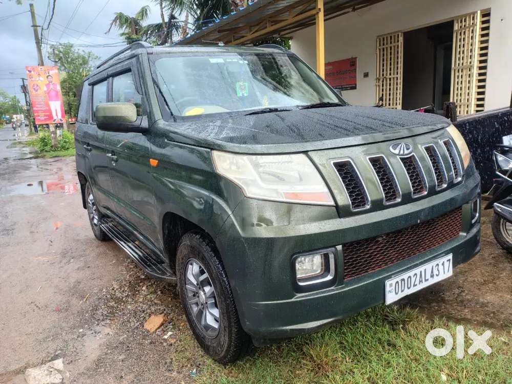 Mahindra TUV 300 2018  T8
