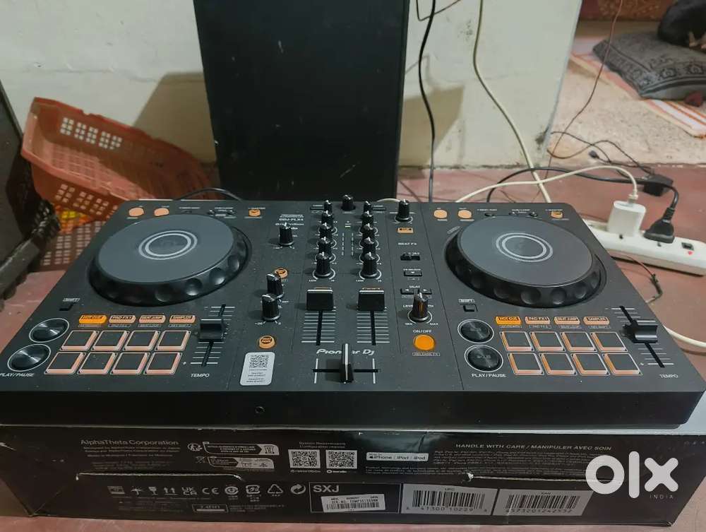 Dj console flx4 pinoeer