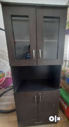 Showcase unit with Book shelf available in good condition for sale. Selling due to space issue.