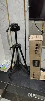 Sony VCT-R640//C Complete Tripod Unit