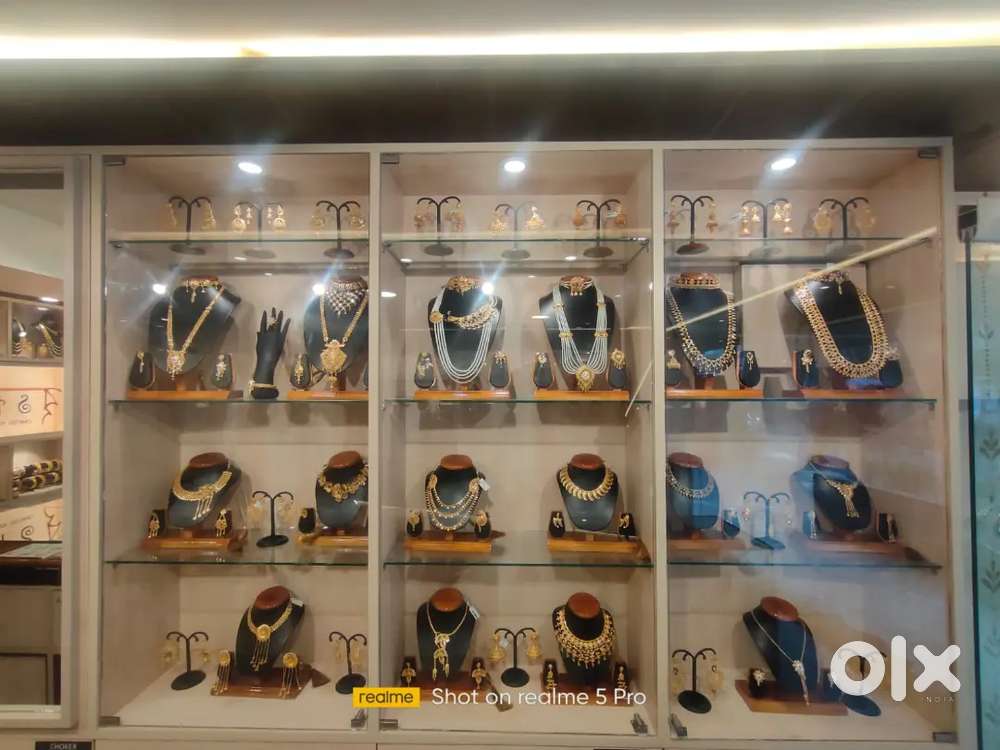 Female Employee for Costume Jewellery Showroom at Gariahat