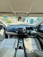 MITSUBISHI OUTLANDER 4x4 Automatic