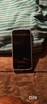 Realmi 15 t hai