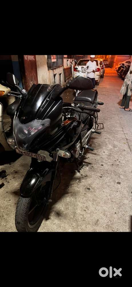 Bajaj pulsar 220F 2016 good condition