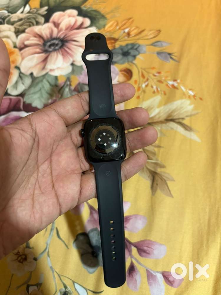 Apple I watch series 10 42mm only wifi and JBL earbuds!