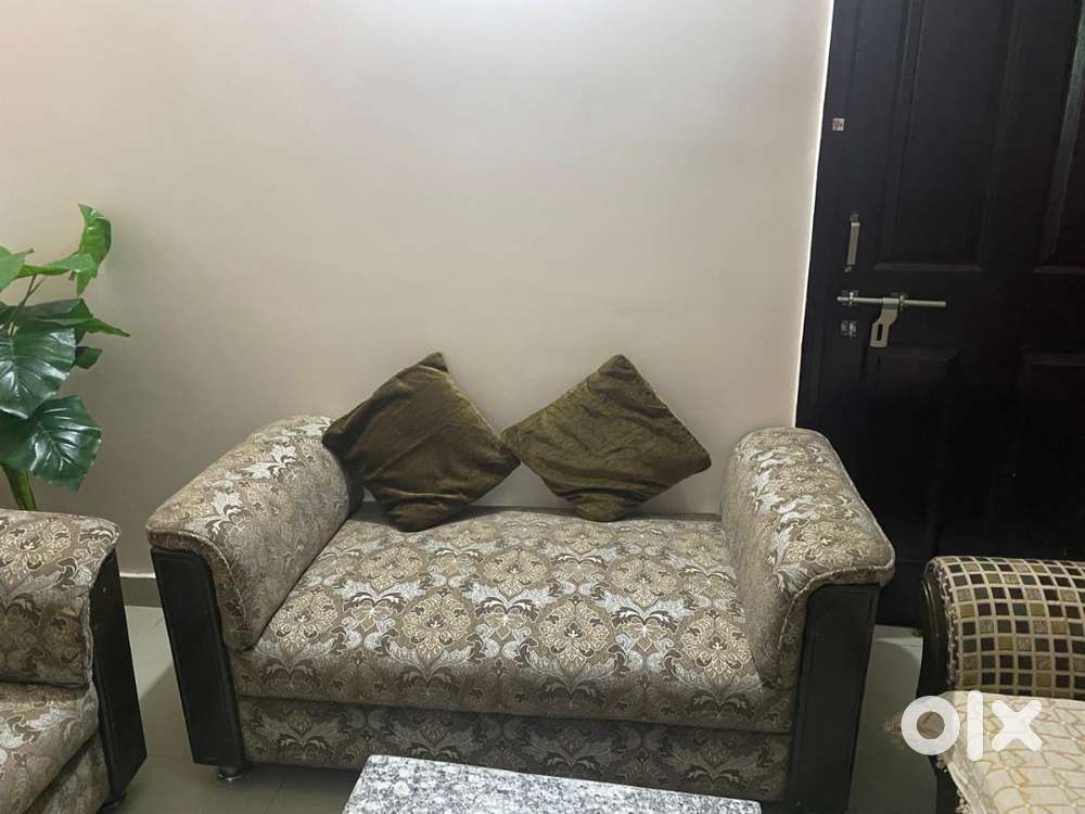 3+2seater sofa set
