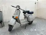 Sccoter chetak 2002 model off white color