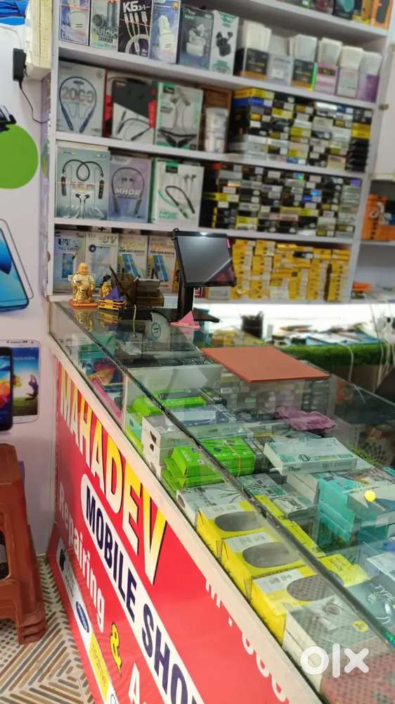 Sell running mobile shop with all furniture including all items etc