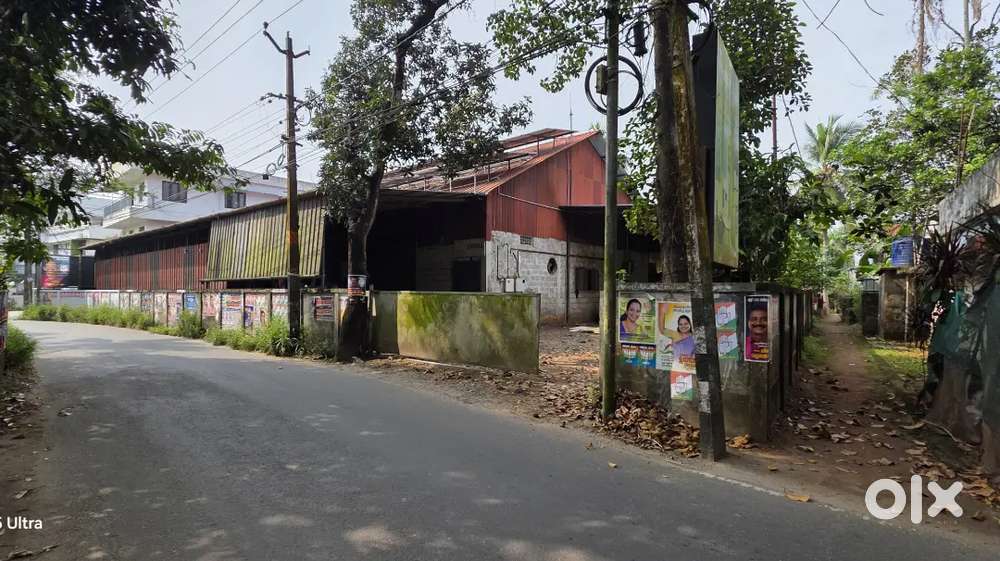 25 cent prime Land vytila Eroor road frontage 18.5 lac per cent