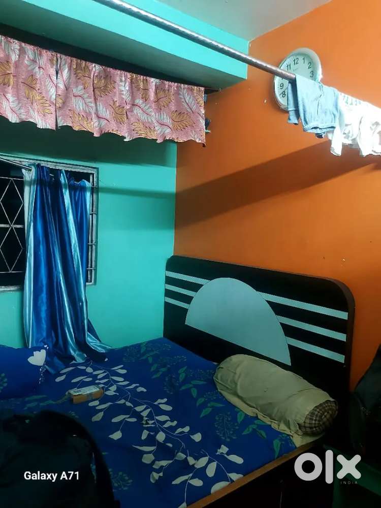 Flate for sale topsia kohinur market near sifa palace