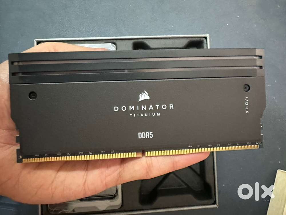 CORSAIR Dominator Titanium 64GB (2x32GB)