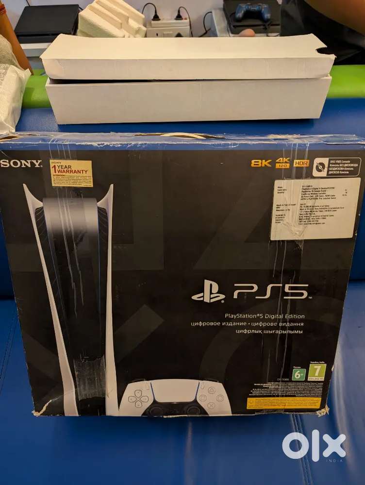 PS5 digital edition with box