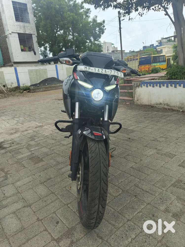 Pulsar N160 only 6650 km chli hui hai condition superb