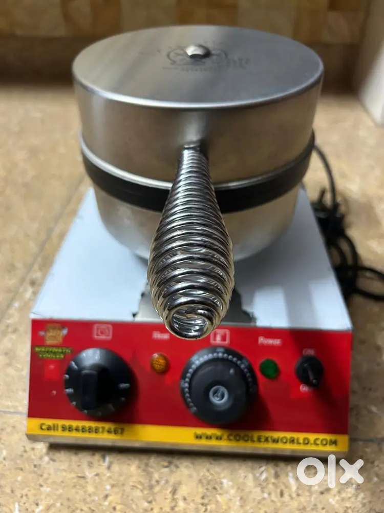 Waffle maker and juicer (with individual jars)