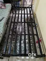 Metal Bed 6*2.5, 3 months Old (unused)