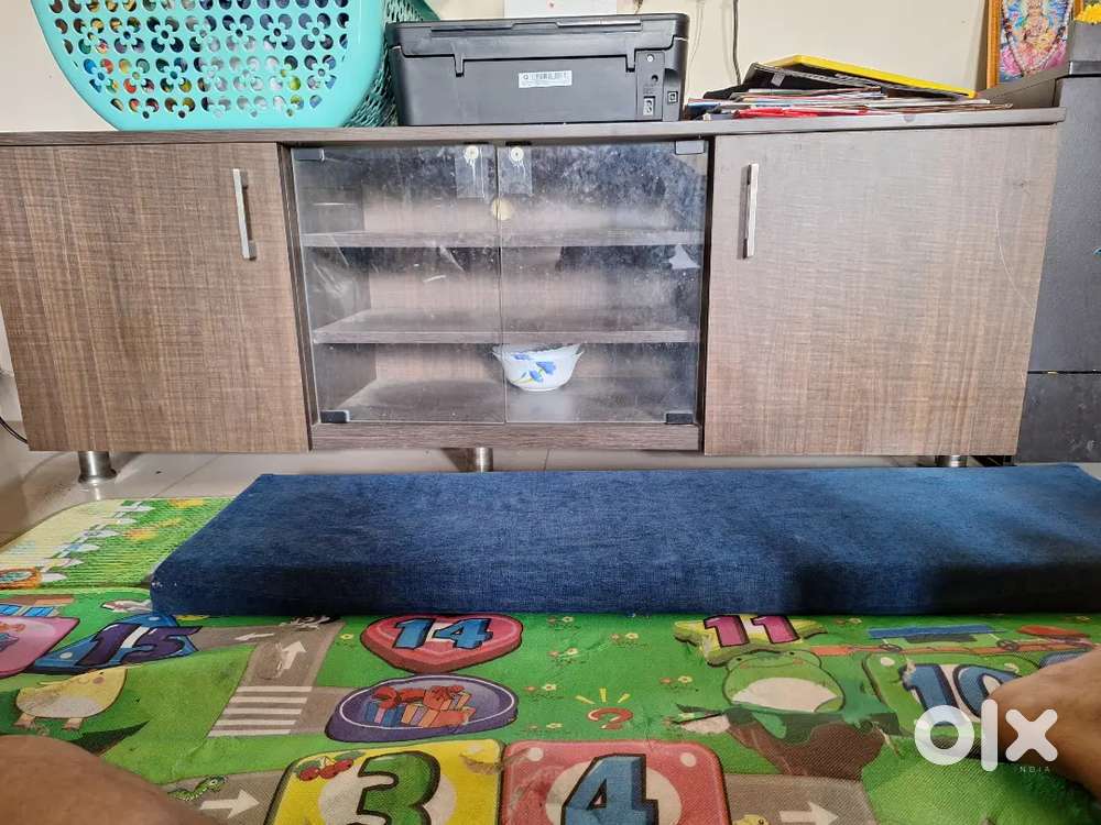 TV (or) Cutlery Unit
