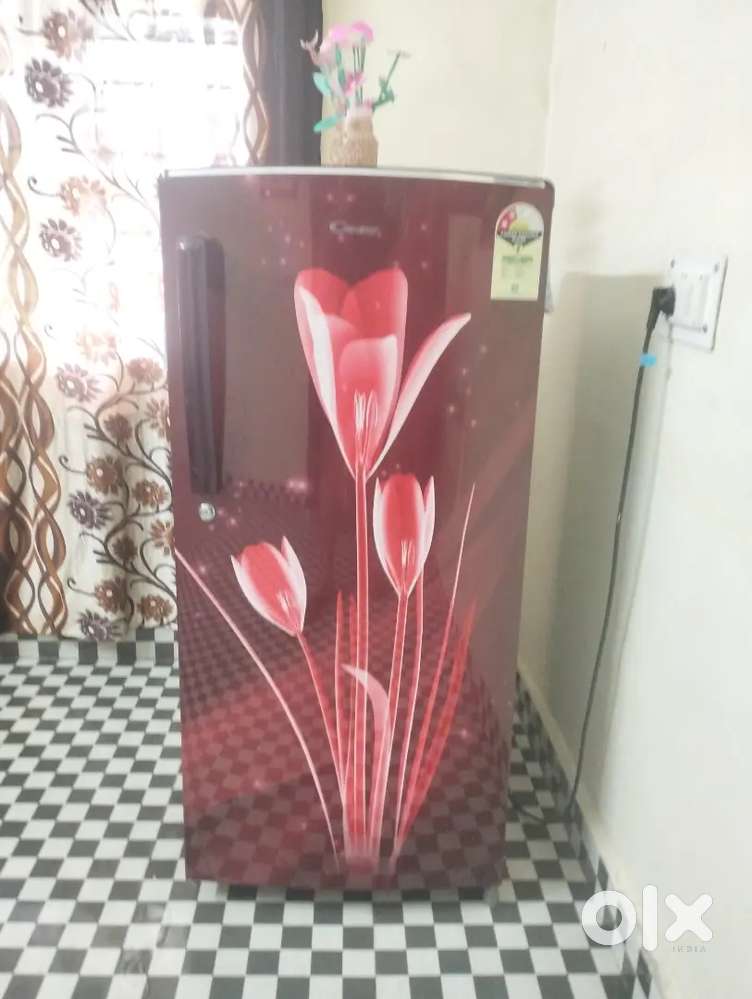 New Candy fridge only one sal chala bilkul naya