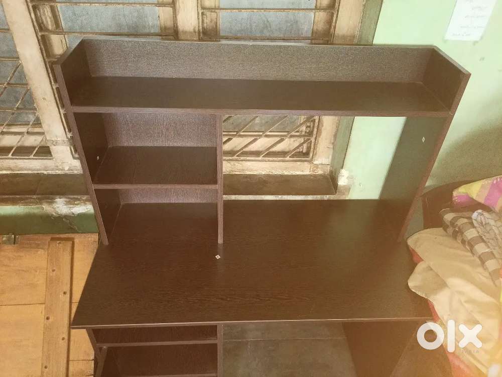 Wooden Computer / Study Table with Hutch and Bottom Storage