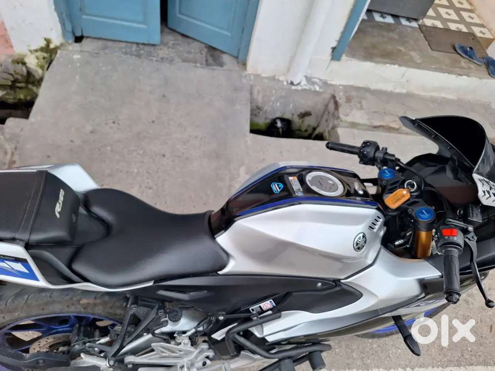 R15M v4 top Model hai