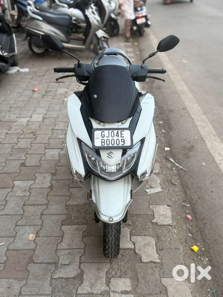 Suzuki Burgman 2022 (Vvip Number 9)
