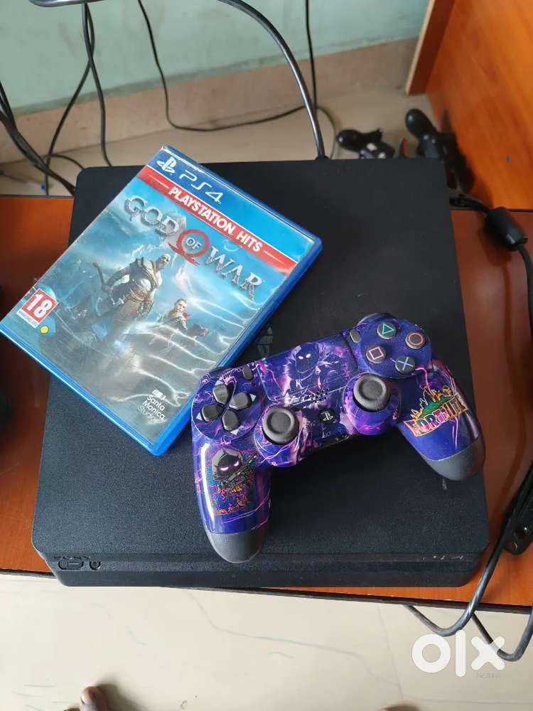 Ps4 slim console