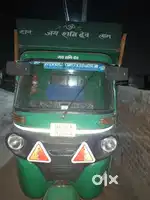 Bajaj Maxima CNG Auto