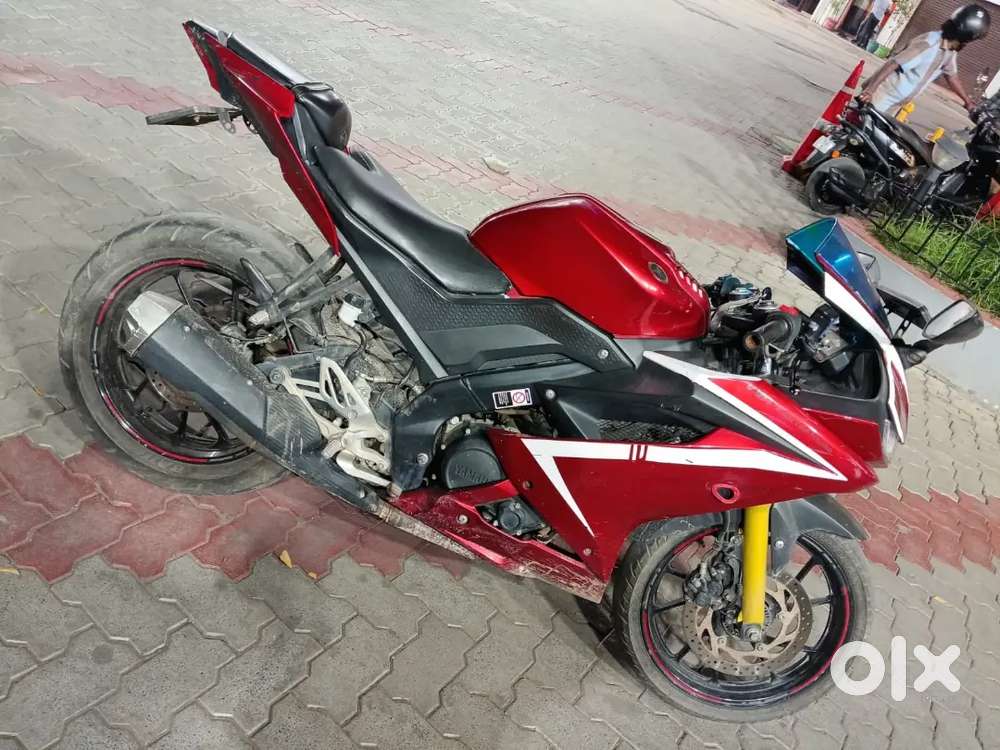 YAMAHA R15 V3