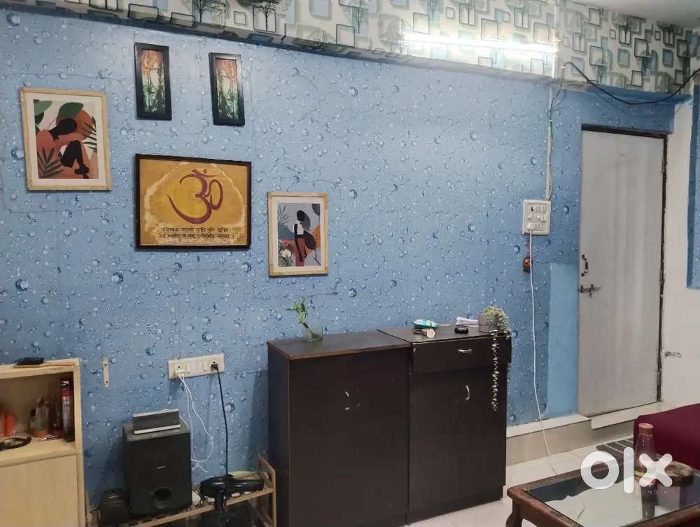 Working Male pg in versova