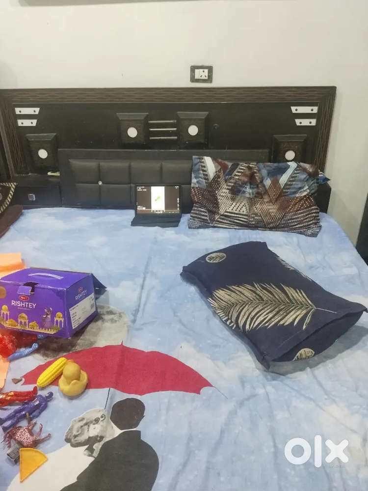 Double bed good condition and only 3 month used