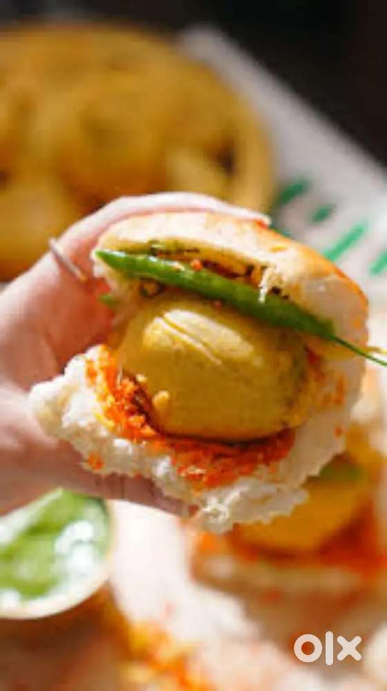 वडापाव बनाने वाला चाहिये  vadapav cook chahiye