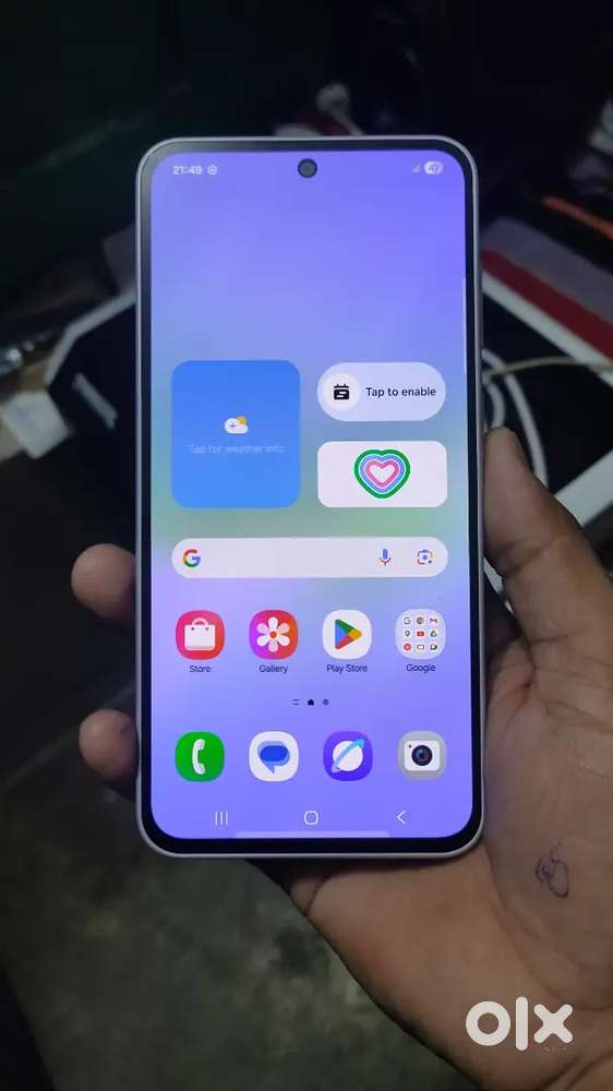 Model A36 256gb 5g with box 3 month old running con