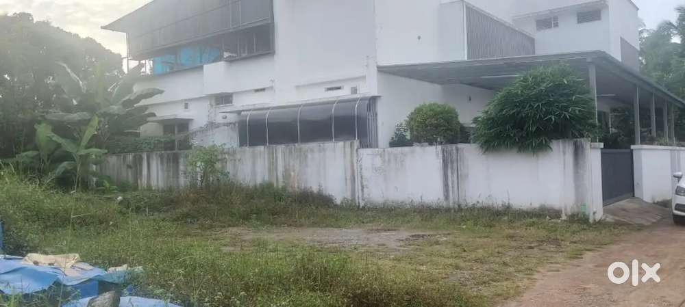 EDAPPALLY KUNNUMPURAM NEAR 5CENTS