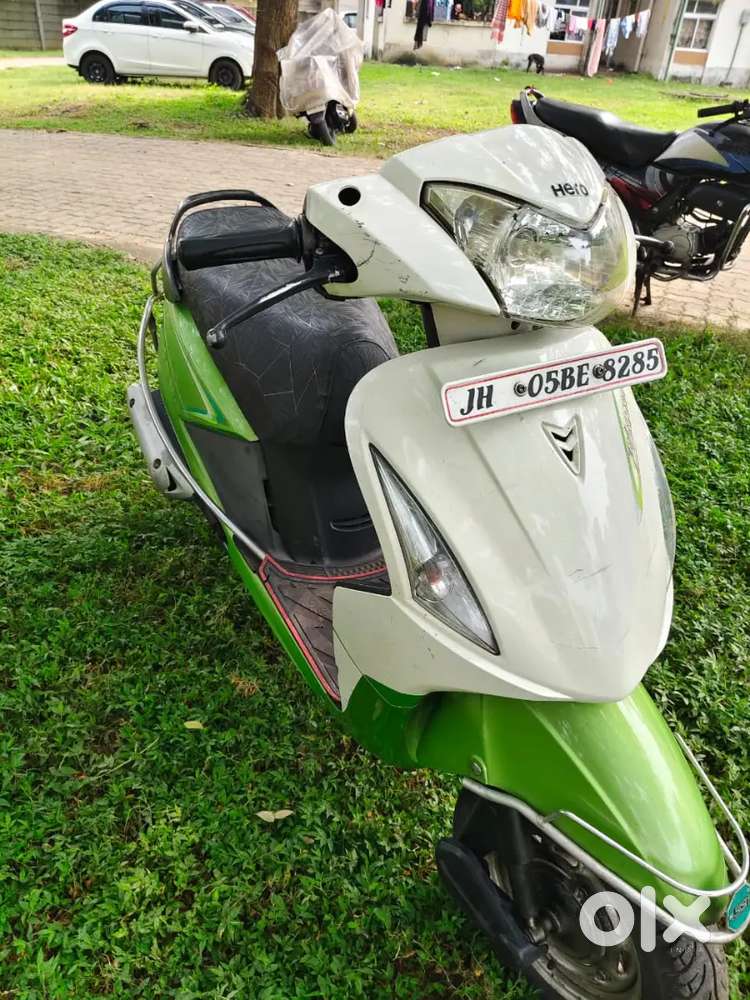 Sell my pleasure scooty good condition
