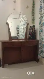 Makeup mirror draw