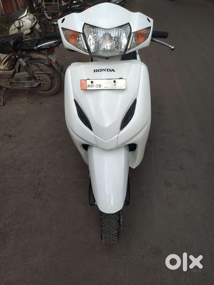 Activa 4g white color