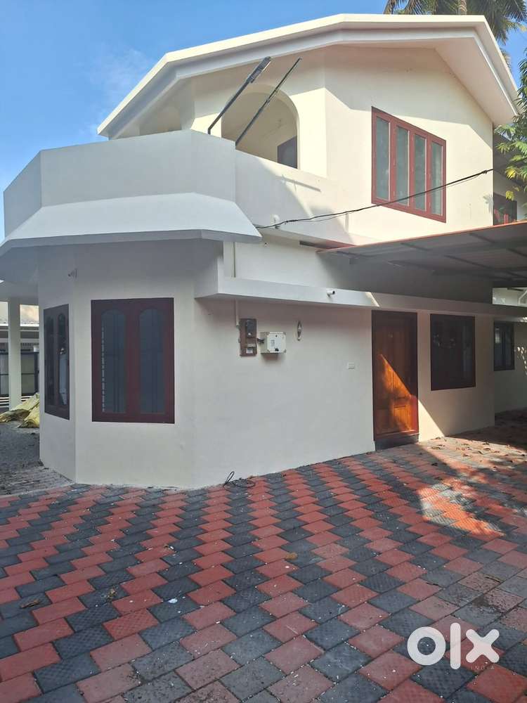 Alapuzha city villa -ideal for two families