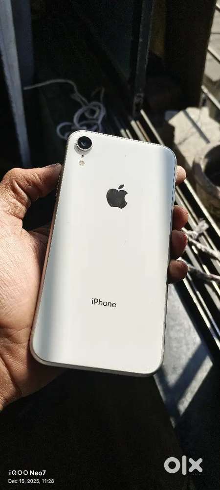 I phone xr Storage 128