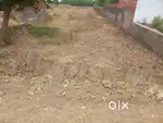 Saraiya se 1Km ki duri par mean Road par plot hai