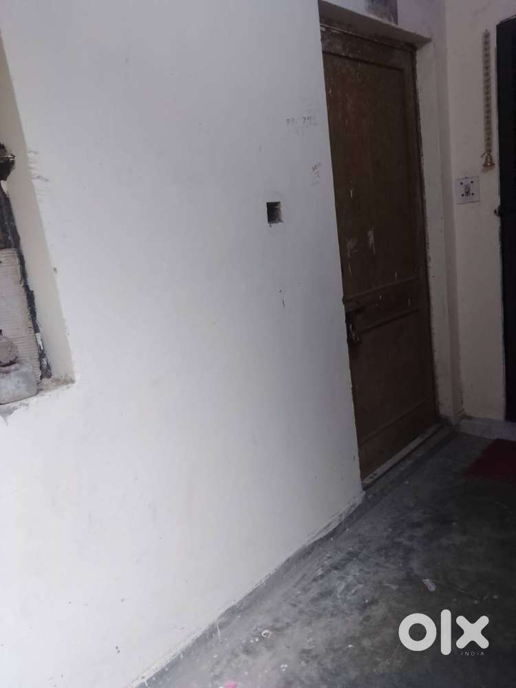 FLAT FOR SELL IN DWARKA @30 LACS