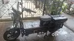 New condition gadi 2 yr battery warranty me hai